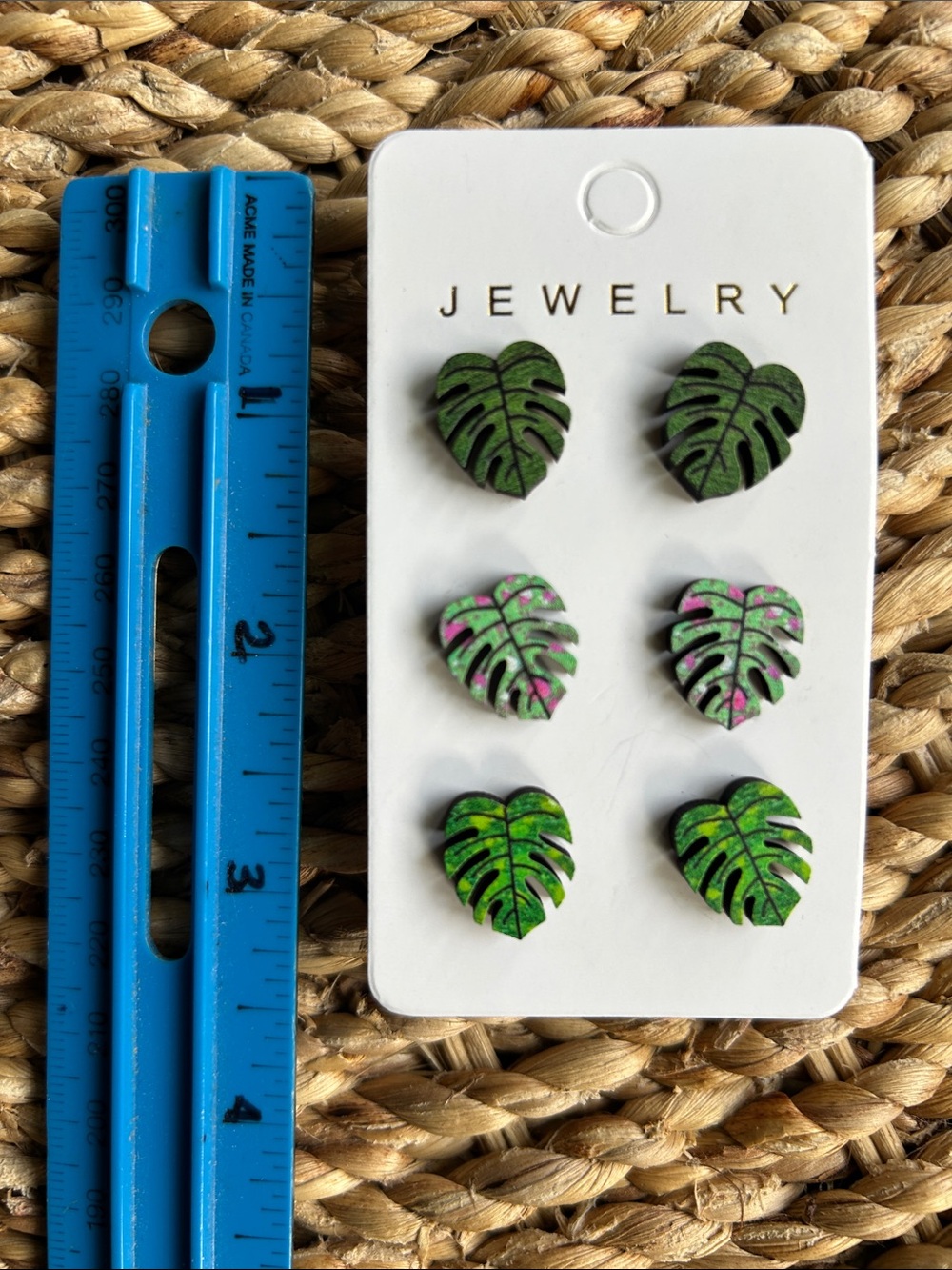 Monstera earrings. - Picture 3 of 3